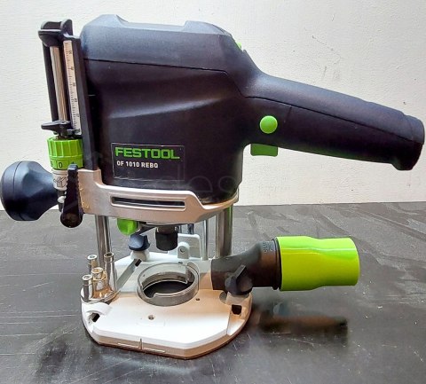 Adapter odsysania Ø 35 do frezarki Festool OF 1010 REBQ Adapter odsysania Ø 35 do frezarki Festool OF 1010 REBQ