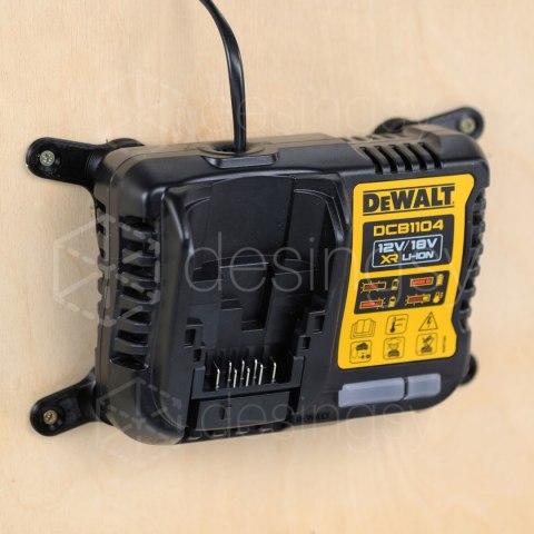 Uchwyt mocowanie do ładowarki Dewalt DCB1104 Łatwy i szybki montaż czarny