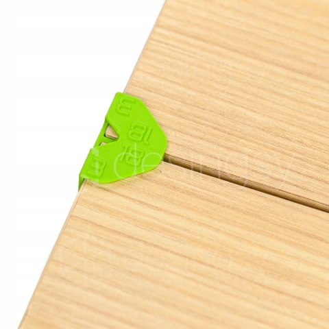 Uchwyty dystansowe do równego pozycjonowania i montażu frontów FrontGut18x3