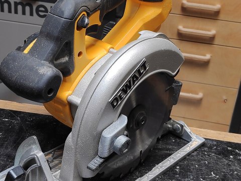 Blokada pozycjoner osłony tarczy do Dewalt DCS391 Blokada pozycjoner osłony tarczy do Dewalt DCS391
