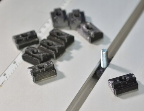 T-Nut M8 wpust do stołu formatowego Hammer K3 B3 10SZT T-Nut M8 wpust do stołu formatowego Hammer K3 B3 10SZT