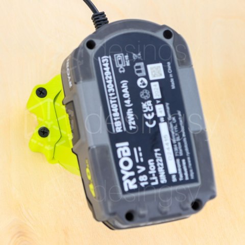 Uchwyt mocowanie pasujące do ładowarki RYOBI RC18115 Łatwy szybki montaż